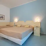 Ascot Hotel