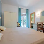Ascot Hotel