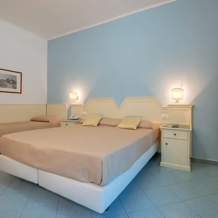 Hotel Ascot 4*
