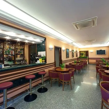 Готель Ascot