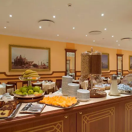 Готель Ascot