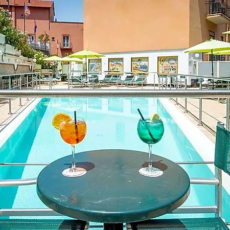 Hotel Ascot 4*