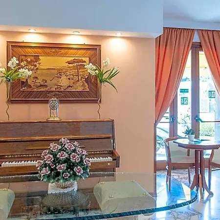 Ascot Hotel