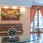 Отель Ascot